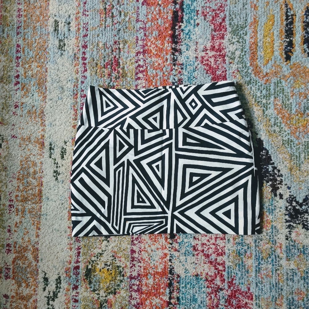 Donated: Black & White Geometric Express Mini Skirt
